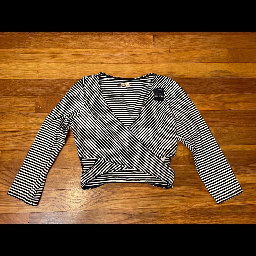 Hollister Long Sleeve Crop Top